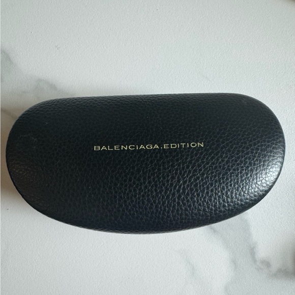 BALENCIAGA WOMEN SUNGLASSES WITH CASE. Style BL 0008/S 04 100% Authentic EUC - Picture 7 of 11